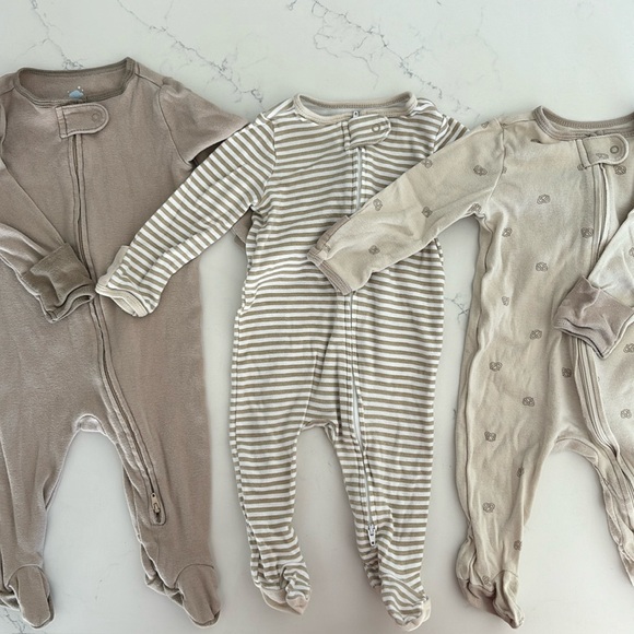 Cream Cloud Island Onesie Set - Picture 1 of 4